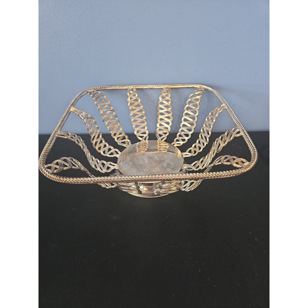 Metal Wire Serving Bowl Square Fresh Fruit bowl Bread Accent bowl